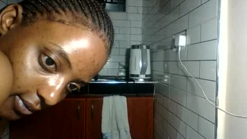 Snapshot of dora05191 chatting on September 2025 11:32:02 PM dora05191 online show from September 2025 11:32:02 PM