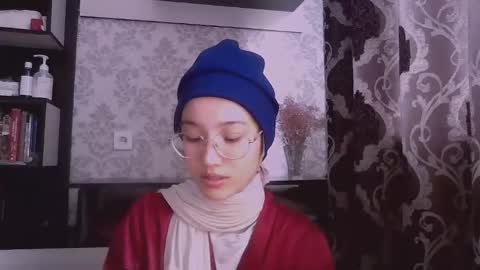 Snapshot of dorcasgryniuk chatting on October 2025 10:57:02 AM Mia online show from October 2025 10:57:02 AM