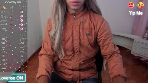 Snapshot of dorian_lev chatting on February 2025 12:11:02 PM Nicolle online show from February 2025 12:11:02 PM