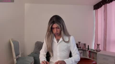 Snapshot of dorian_lev chatting on March 2025 01:42:01 PM Nicolle online show from March 2025 01:42:01 PM