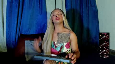 Nicolle online show from October 2025 09:24:01 PM