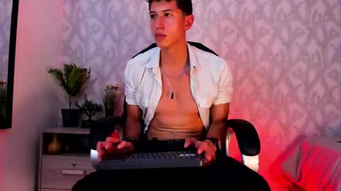 Snapshot of dorian_mystery chatting on December 2024 04:25:01 AM dorian_mystery online show from December 2024 04:25:01 AM