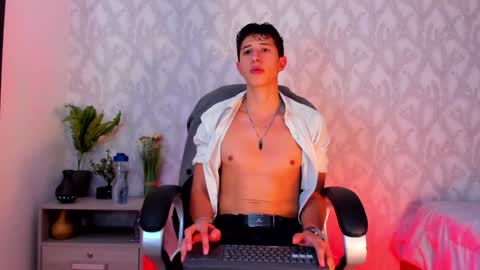 Snapshot of dorian_mystery chatting on January 2025 04:47:01 AM dorian_mystery online show from January 2025 04:47:01 AM