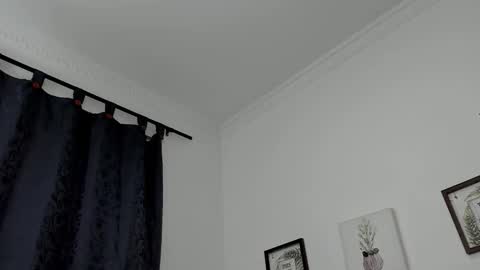 Dorian Fenix online show from December 2025 11:09:01 PM