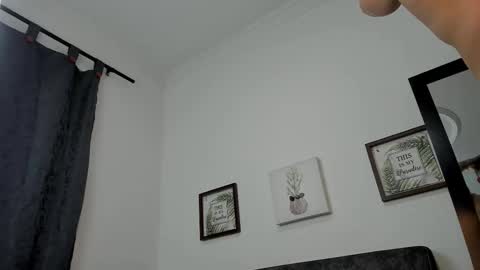 Dorian Fenix online show from December 2025 07:31:01 PM