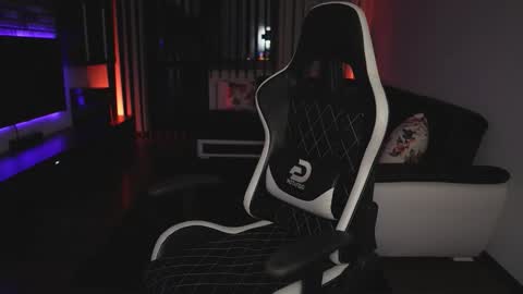 Dorian Reyes online show from November 2025 02:11:01 AM