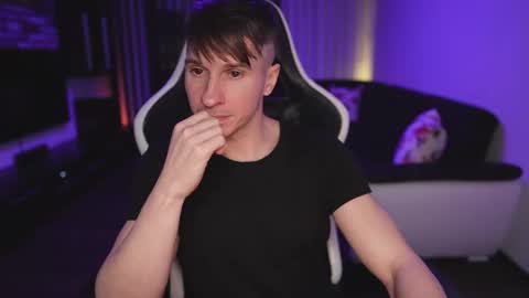 Dorian Reyes online show from December 2025 11:20:01 PM