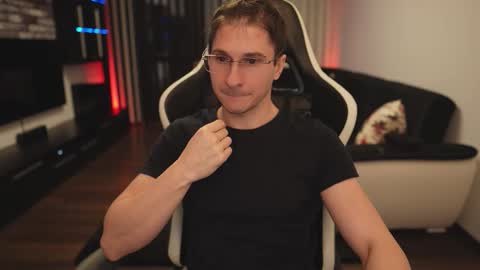 Dorian Reyes online show from February 2026 12:47:02 AM