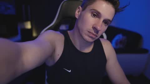 Dorian Reyes online show from May 2026 09:21:01 PM