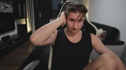 Dorian Reyes online show from May 2026 10:18:02 PM