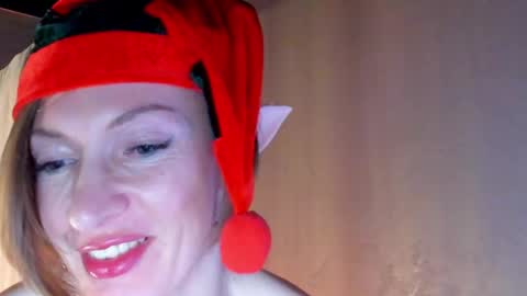Snapshot of dorothy_meyer chatting on December 2024 10:56:01 AM Dorothy Next stream on Monday at 3am-9am online show from December 2024 10:56:01 AM