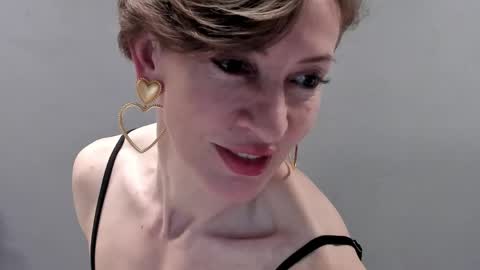 Dorothy Next stream on Monday at 3am-9am online show from May 2026 10:33:01 AM