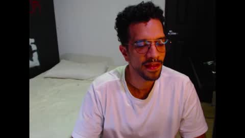 Snapshot of dostoyrodia_34 chatting on October 2025 01:37:02 AM will online show from October 2025 01:37:02 AM