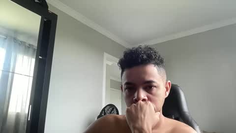 Snapshot of dotadinha chatting on March 2026 03:57:02 PM dotadinha online show from March 2026 03:57:02 PM