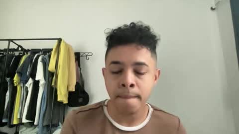 Snapshot of dotadinha chatting on April 2026 01:05:02 PM dotadinha online show from April 2026 01:05:02 PM