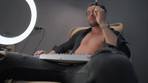 Snapshot of double_luckystrike chatting on February 2025 11:42:01 PM Keen online show from February 2025 11:42:01 PM