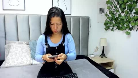 Vall  Lufan  online show from February 2026 12:37:01 PM