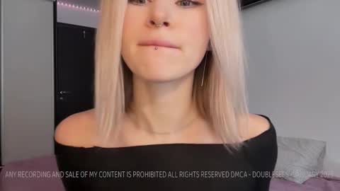 MOLLYYYY dont forget to give me a thumb up online show from January 2025 05:56:01 AM