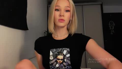 MOLLYYYY dont forget to give me a thumb up online show from April 2026 12:29:02 PM