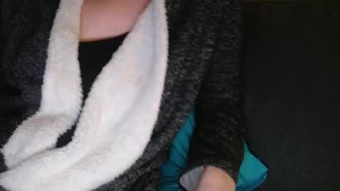 Snapshot of douce_elsa chatting on December 2024 09:50:01 PM Douce Elsa online show from December 2024 09:50:01 PM