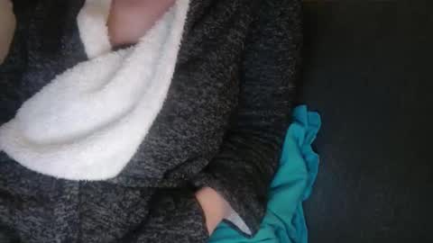 Snapshot of douce_elsa chatting on December 2024 09:33:01 PM Douce Elsa online show from December 2024 09:33:01 PM