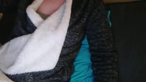 Snapshot of douce_elsa chatting on December 2024 09:52:02 PM Douce Elsa online show from December 2024 09:52:02 PM