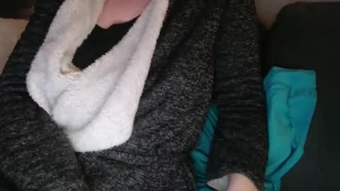 Snapshot of douce_elsa chatting on January 2025 06:46:01 PM Douce Elsa online show from January 2025 06:46:01 PM