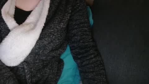 Snapshot of douce_elsa chatting on January 2025 06:36:02 PM Douce Elsa online show from January 2025 06:36:02 PM