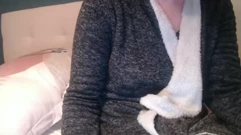 Snapshot of douce_elsa chatting on February 2025 06:37:01 PM Douce Elsa online show from February 2025 06:37:01 PM