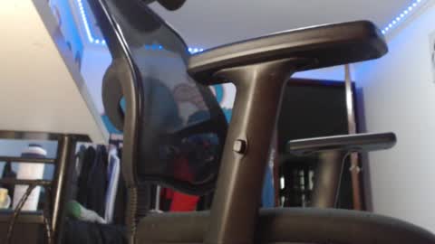 Snapshot of douglas_drake chatting on February 2025 06:39:01 AM douglas_drake online show from February 2025 06:39:01 AM