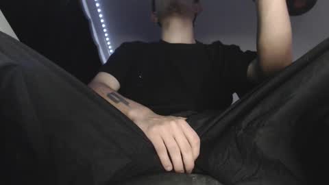 Snapshot of douglas_drake chatting on October 2025 11:27:01 PM douglas_drake online show from October 2025 11:27:01 PM