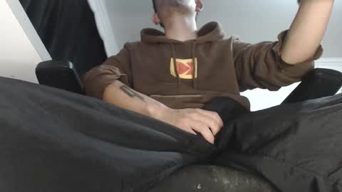 Snapshot of douglas_drake chatting on November 2025 02:03:01 AM douglas_drake online show from November 2025 02:03:01 AM