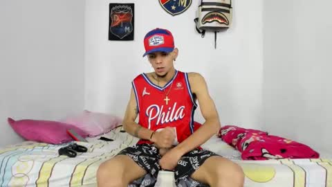 Snapshot of douglas_gallegos chatting on December 2024 10:27:02 PM douglas_gallegos online show from December 2024 10:27:02 PM