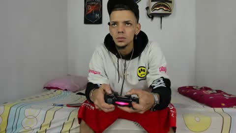 Snapshot of douglas_gallegos chatting on December 2024 05:32:01 PM douglas_gallegos online show from December 2024 05:32:01 PM