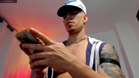 Snapshot of douglassafado chatting on December 2025 03:33:01 AM Douglas Safado online show from December 2025 03:33:01 AM