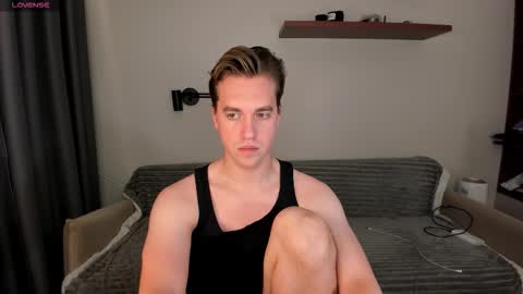 Snapshot of dr_your_dream chatting on October 2025 10:03:02 PM Mervin online show from October 2025 10:03:02 PM