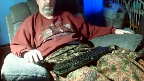 Snapshot of dragonbimale chatting on December 2024 09:58:01 PM DragonBiMale online show from December 2024 09:58:01 PM