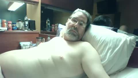 Snapshot of dragonbimale chatting on December 2024 08:45:02 PM DragonBiMale online show from December 2024 08:45:02 PM