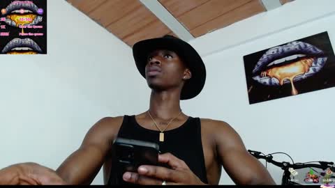 Snapshot of drake_brown_23 chatting on January 2025 11:37:02 PM Drake 23 online show from January 2025 11:37:02 PM