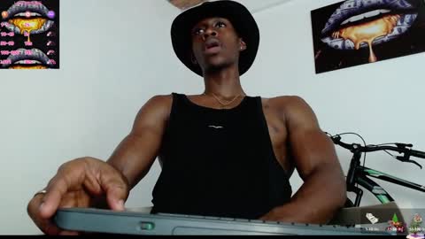 Snapshot of drake_brown_23 chatting on January 2025 04:06:02 AM Drake 23 online show from January 2025 04:06:02 AM