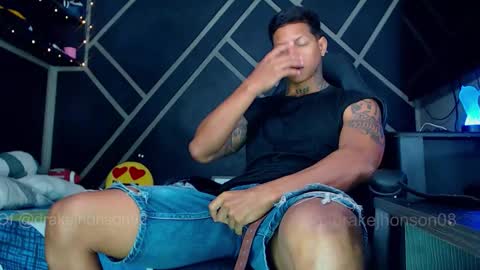 Snapshot of drake_jhonson08 chatting on March 2026 03:45:02 AM Drake online show from March 2026 03:45:02 AM