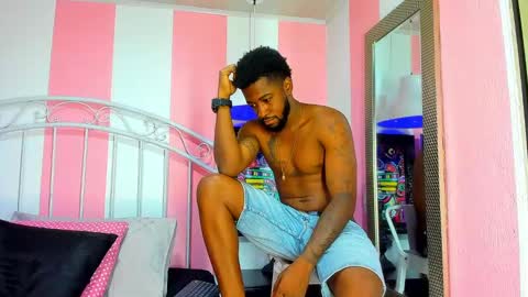 Snapshot of drake_nassir4 chatting on December 2024 04:38:01 PM ---Drake--- online show from December 2024 04:38:01 PM