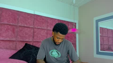 Snapshot of drake_nassir4 chatting on December 2024 03:03:01 PM ---Drake--- online show from December 2024 03:03:01 PM