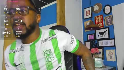 Snapshot of drake_nassir4 chatting on September 2025 09:51:01 PM ---Drake--- online show from September 2025 09:51:01 PM