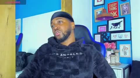 Snapshot of drake_nassir4 chatting on October 2025 11:55:01 PM ---Drake--- online show from October 2025 11:55:01 PM