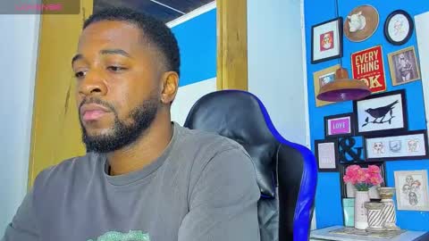 Snapshot of drake_nassir4 chatting on October 2025 09:34:02 PM ---Drake--- online show from October 2025 09:34:02 PM