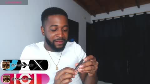Snapshot of drake_nassir4 chatting on May 2026 03:03:02 AM ---Drake--- online show from May 2026 03:03:02 AM