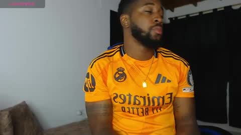 Snapshot of drake_nassir4 chatting on May 2026 04:21:02 AM ---Drake--- online show from May 2026 04:21:02 AM