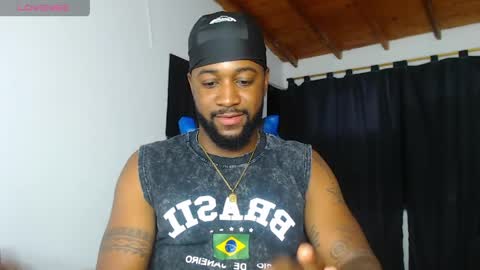 Snapshot of drake_nassir4 chatting on May 2026 06:33:01 AM ---Drake--- online show from May 2026 06:33:01 AM