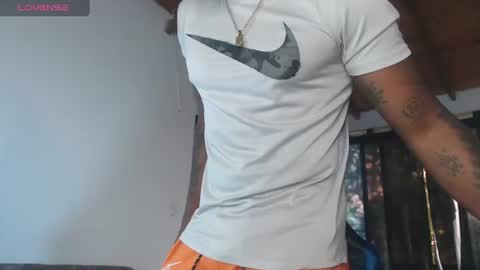Snapshot of drake_nassir4 chatting on June 2026 09:35:02 PM ---Drake--- online show from June 2026 09:35:02 PM